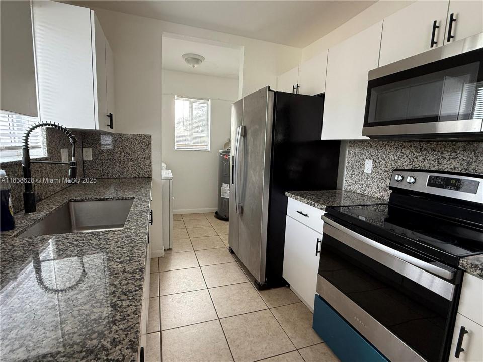 2155 NW 64th St 1, Miami, 플로리다 33147, 미국