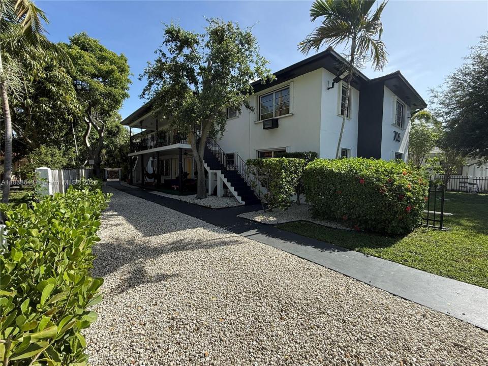 705 NE 92nd St 4, Miami Shores, フロリダ 33138, アメリカ合衆国