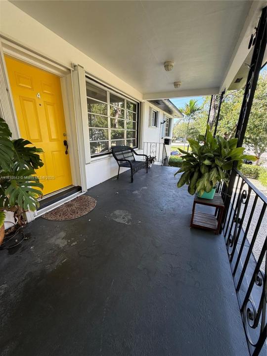 705 NE 92nd St 4, Miami Shores, フロリダ 33138, アメリカ合衆国