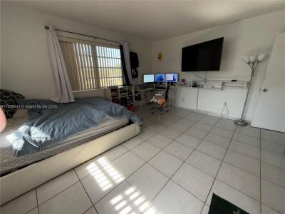 705 NE 92nd St 4, Miami Shores, Florida 33138, USA