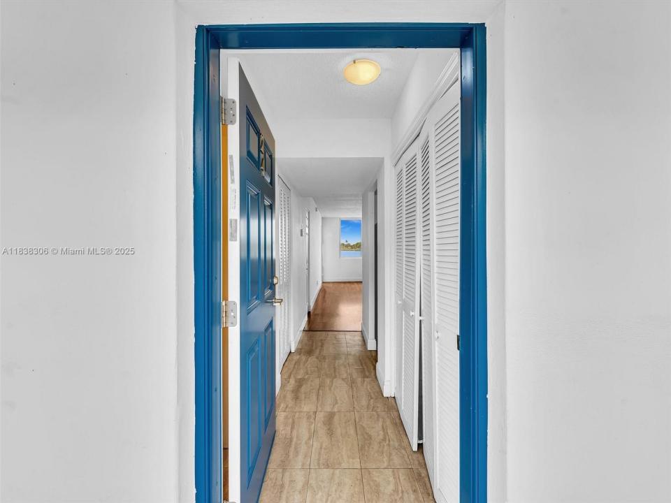 1170 NE 191st St 24, Miami, Floride 33179, États-Unis