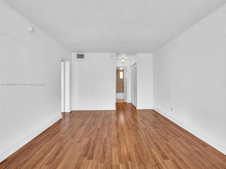 1170 NE 191st St 24, Miami, Floride 33179, États-Unis