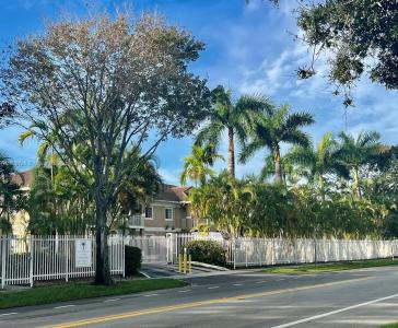 4812 WASHINGTON ST 8, Hollywood, Florida 33021, USA