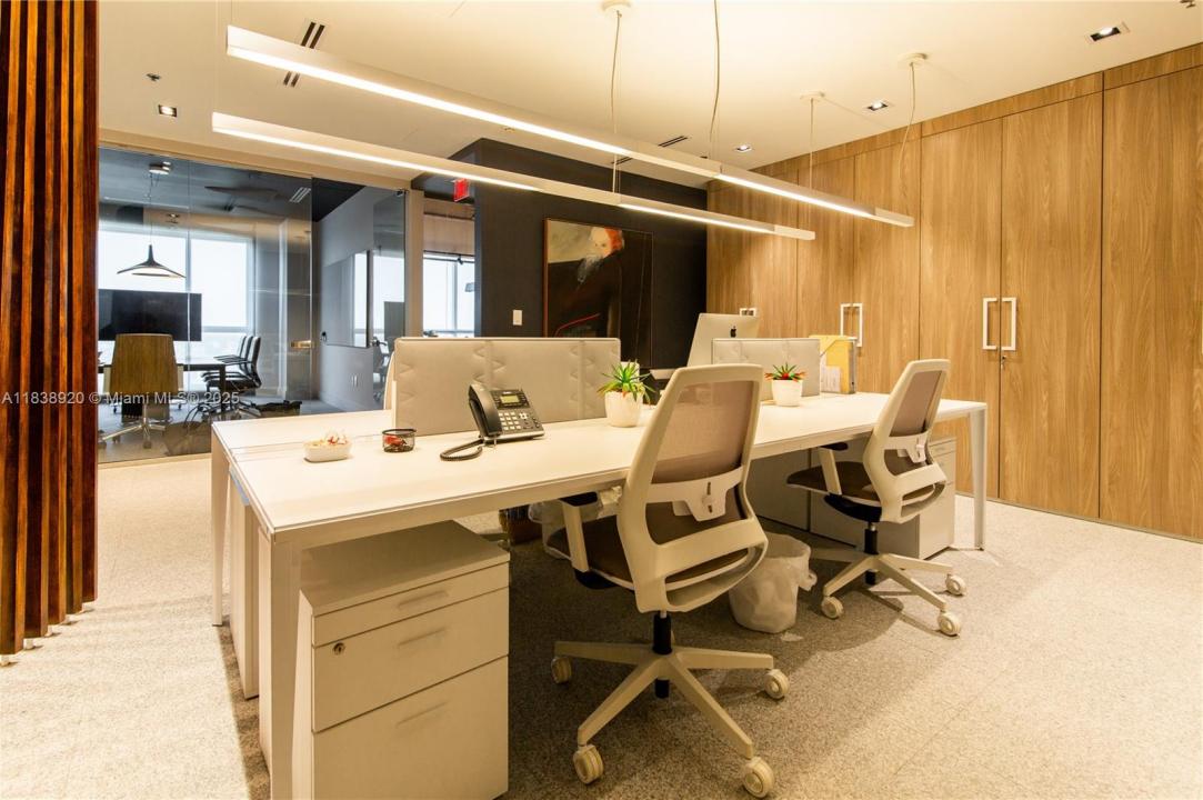 175 SW 7th St 1400, Miami, فلوريدا 33130, الولايات المتحدة