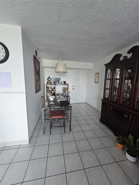 9688 Fontainebleau Blvd 409, Miami, Florida 33172
