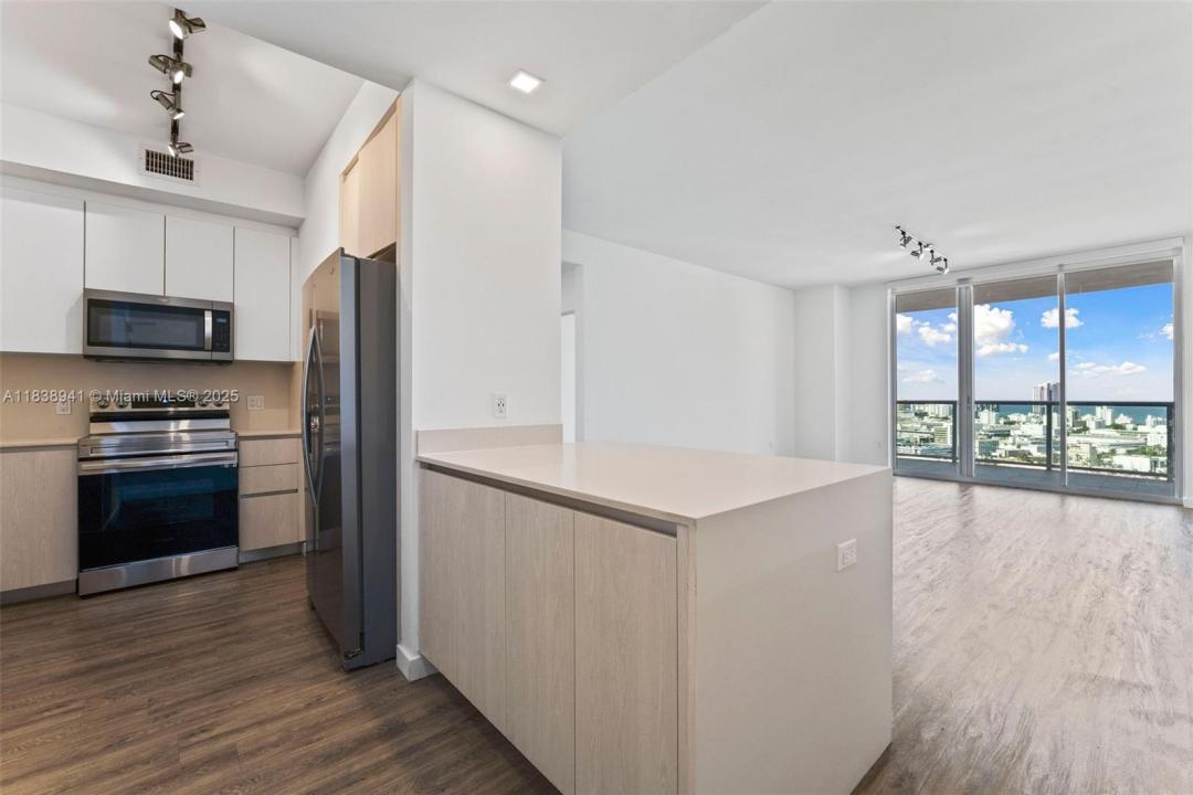 1500 Bay Rd C-2909, Miami Beach, Florida 33139