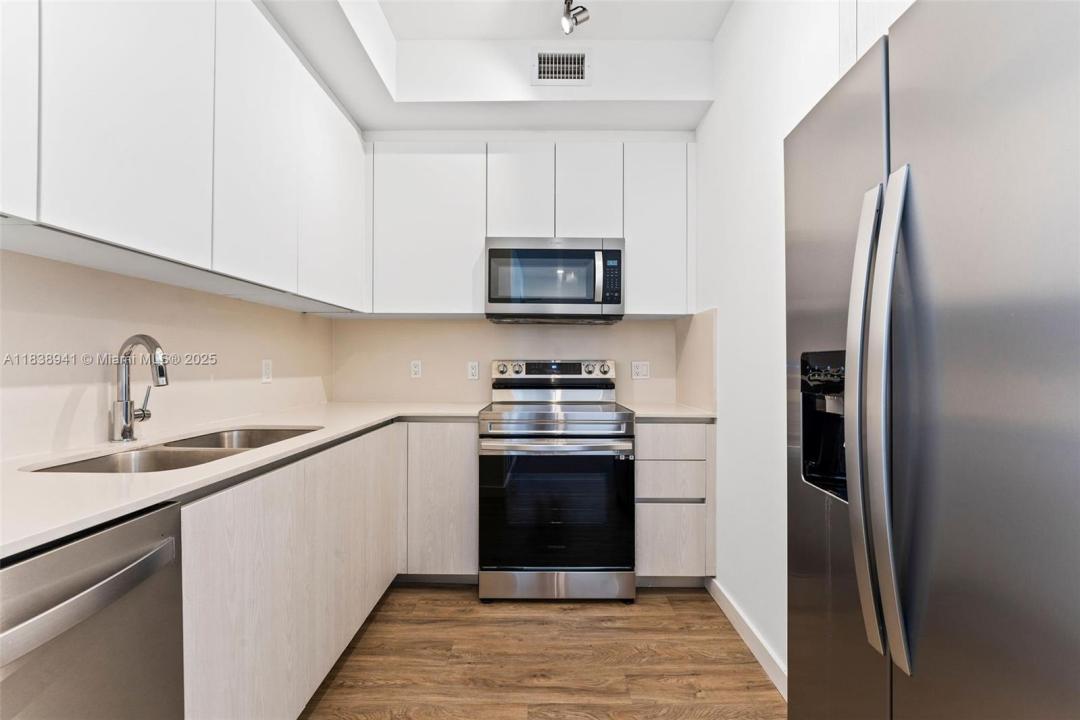 1500 Bay Rd C-2909, Miami Beach, Florida 33139