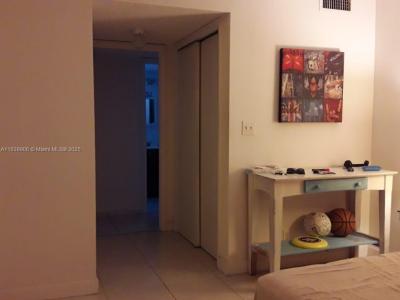 220 SW 9th Ave 103, Hallandale Beach, Florida 33009, USA