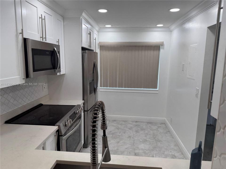 3571 Inverrary Dr 403, Lauderhill, Флорида 33319, Соединенные Штаты