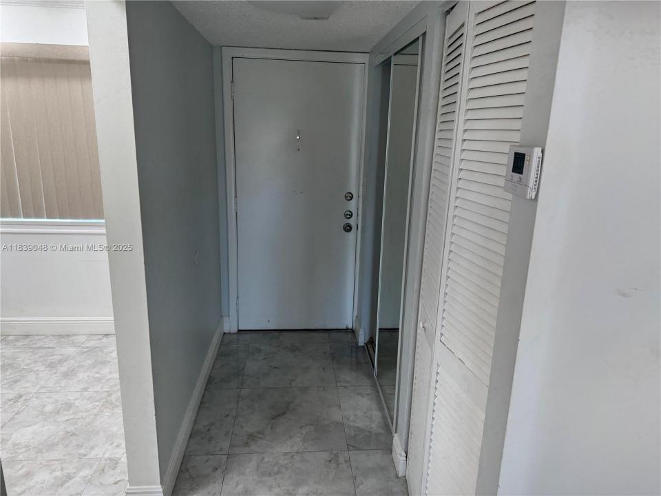 3571 Inverrary Dr 403, Lauderhill, Флорида 33319, Соединенные Штаты