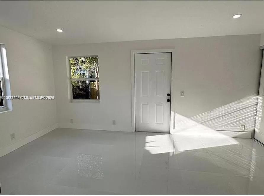 103 NW 68th Ter 103, Miami, フロリダ 33150, アメリカ合衆国
