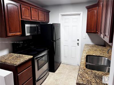 12590 NE 16th Ave 605, North Miami, Florida 33161, USA