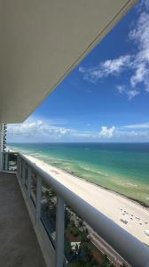 4775 Collins Ave 2702, Miami Beach, Florida 33140, USA
