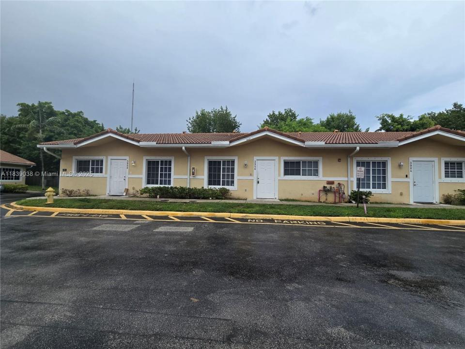 3906 SW 48th Ave 3906, Pembroke Park, פלורידה 33023, ארצות הברית של אמריקה 