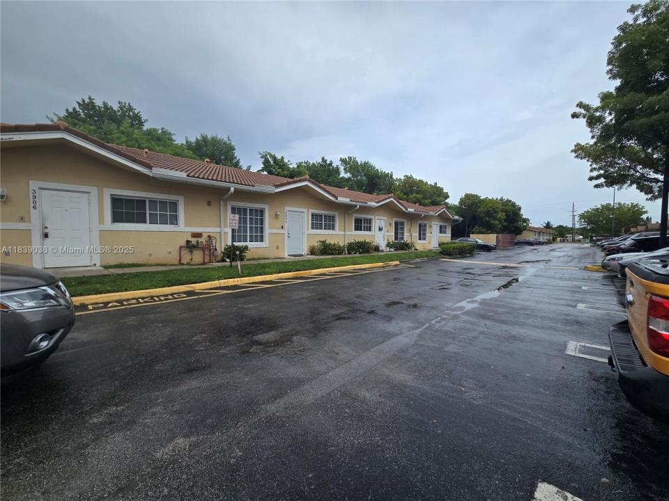 3906 SW 48th Ave 3906, Pembroke Park, פלורידה 33023, ארצות הברית של אמריקה 