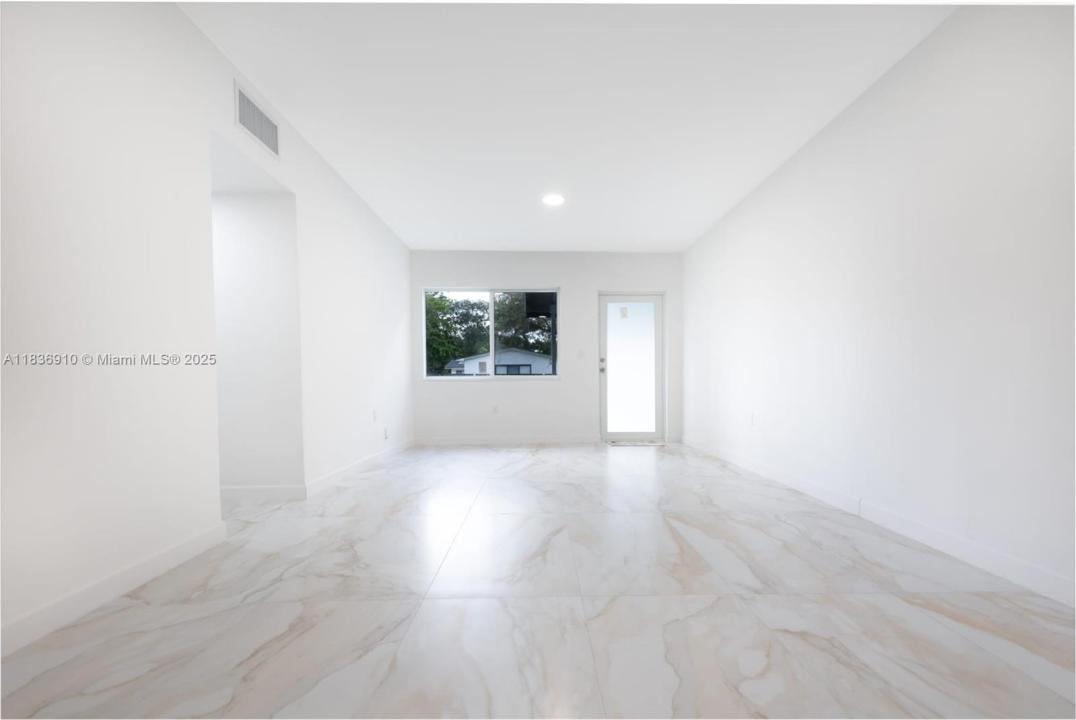 495 NE 141st St, North Miami, Florida 33161, USA
