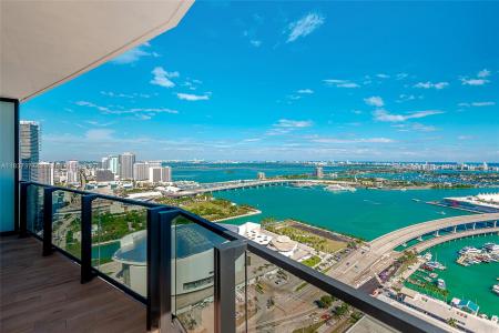 398 NE 5th St 3711, Miami, Florida 33132, USA