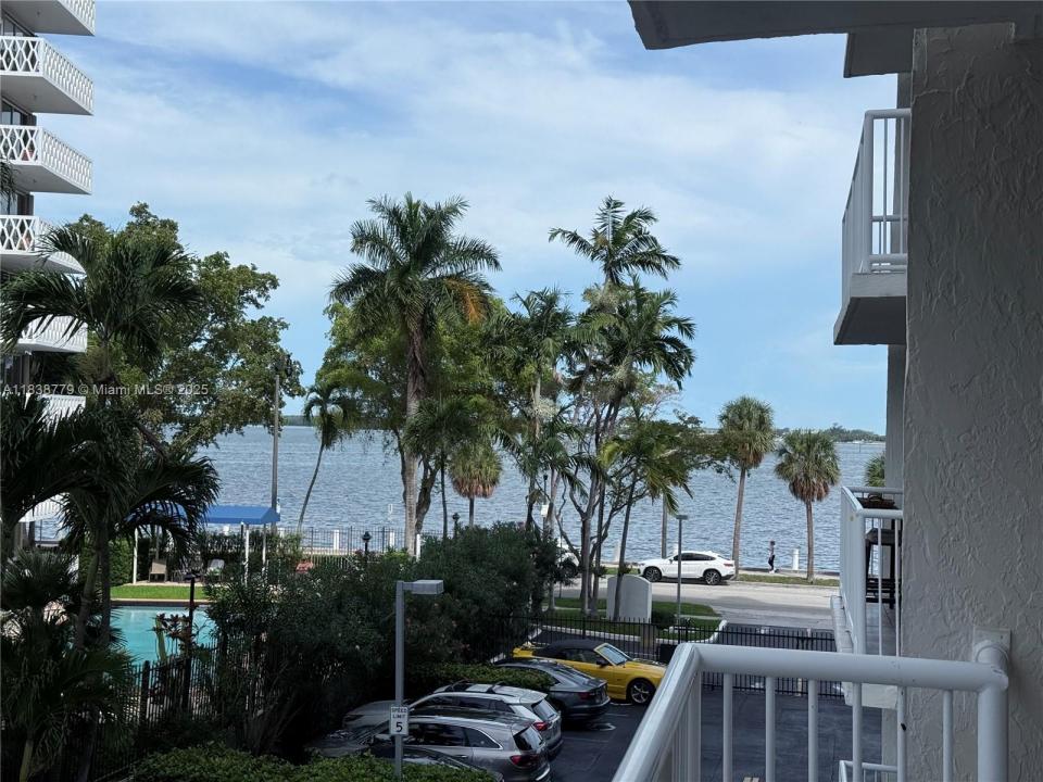 1440 Brickell Bay Dr 307, Miami, Флорида 33131, Соединенные Штаты