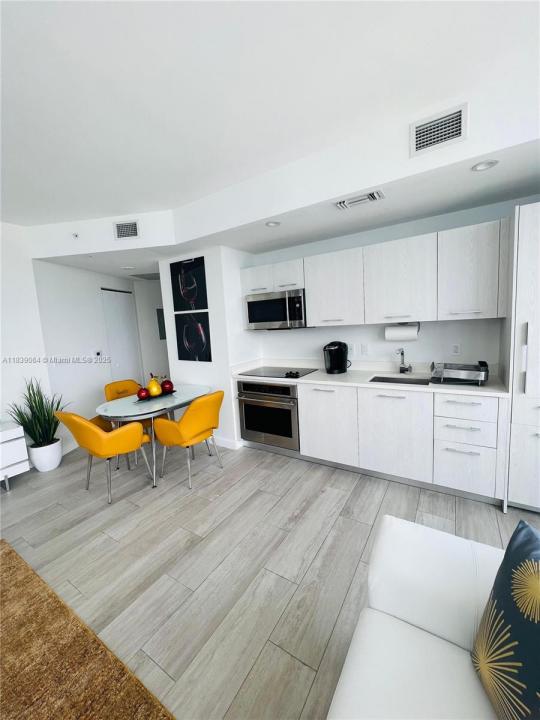 55 SW 9th St 3308, Miami, פלורידה 33130, ארצות הברית של אמריקה 
