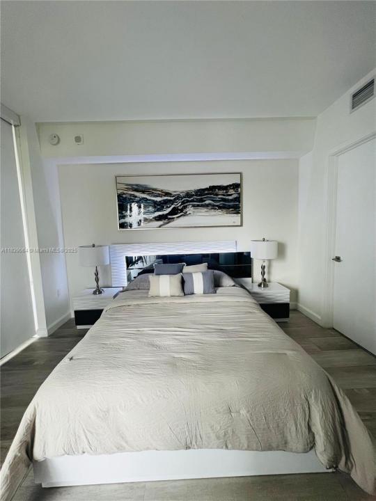 55 SW 9th St 3308, Miami, פלורידה 33130, ארצות הברית של אמריקה 
