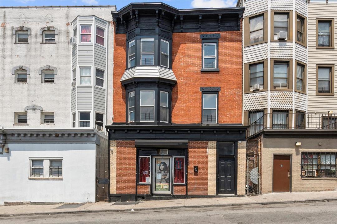 123 Elm Street, Yonkers, Nova Iorque 10701, Estados Unidos