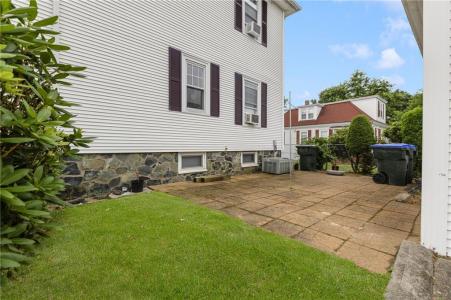 1397 Chalkstone Avenue, Providence, Rhode Island 02909, HOA KỲ