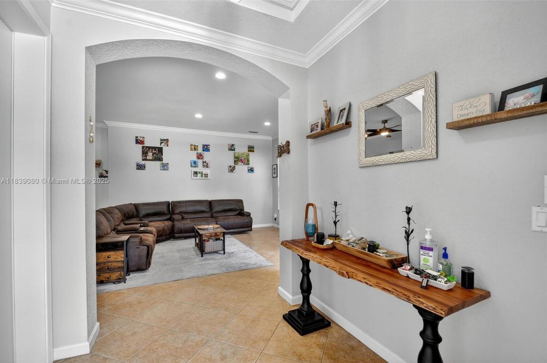 1086 Grove Park Cir, Boynton Beach, Florida 33436