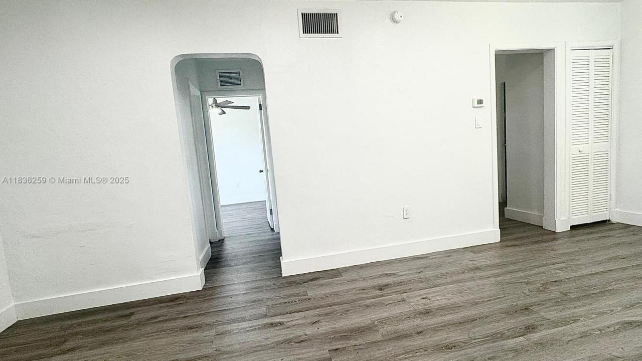2165 Bay Dr 18, Miami Beach, 佛羅里達州 33141, 美國