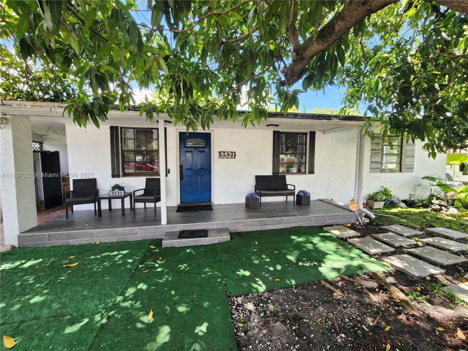 3521 E 8th Ave, Hialeah, フロリダ 33013, アメリカ合衆国