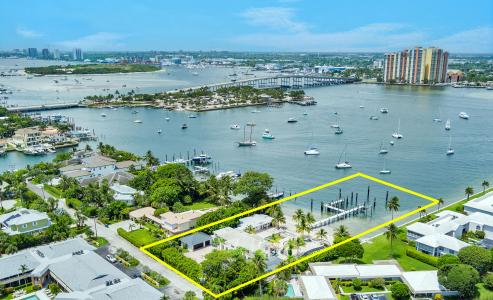 3025 Lake Drive, Singer Island, Florida 33404