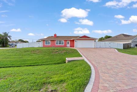 402 SW Seaflower Terrace, Port Saint Lucie, Florida 34984, USA