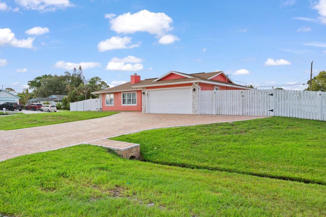 402 SW Seaflower Terrace, Port Saint Lucie, Florida 34984, Estados Unidos