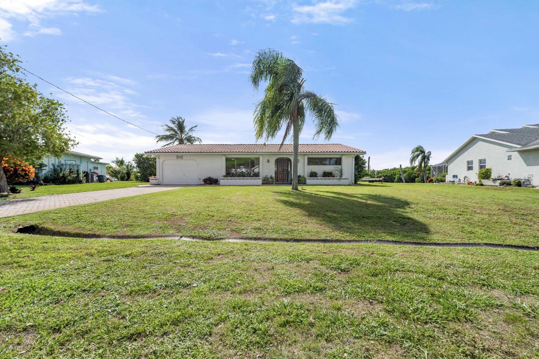 1075 SE Coral Reef Street, Port Saint Lucie, Florida 34983, Estados Unidos