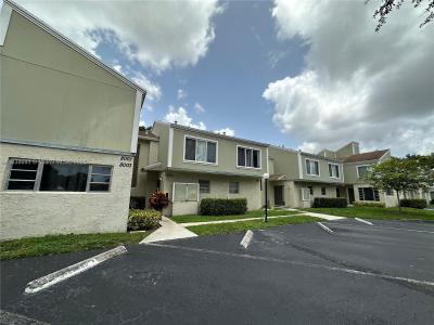 8005 Lagos De Campo Blvd L-4, Tamarac, Florida 33321, USA