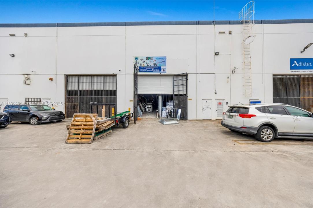 7620 NW 25th St 6, Miami, פלורידה 33122, ארצות הברית של אמריקה 