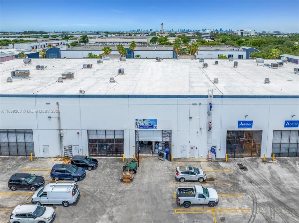 7620 NW 25th St 6, Miami, פלורידה 33122, ארצות הברית של אמריקה 