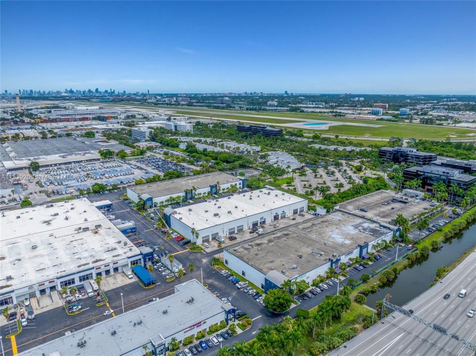 7620 NW 25th St 6, Miami, פלורידה 33122, ארצות הברית של אמריקה 