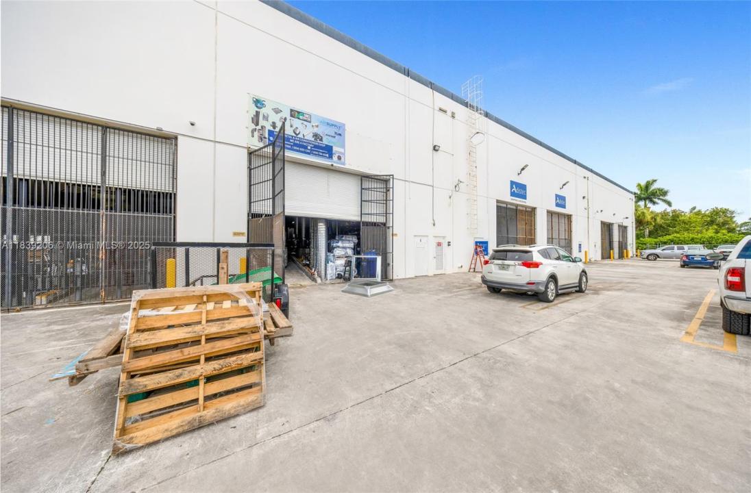 7620 NW 25th St 6, Miami, פלורידה 33122, ארצות הברית של אמריקה 