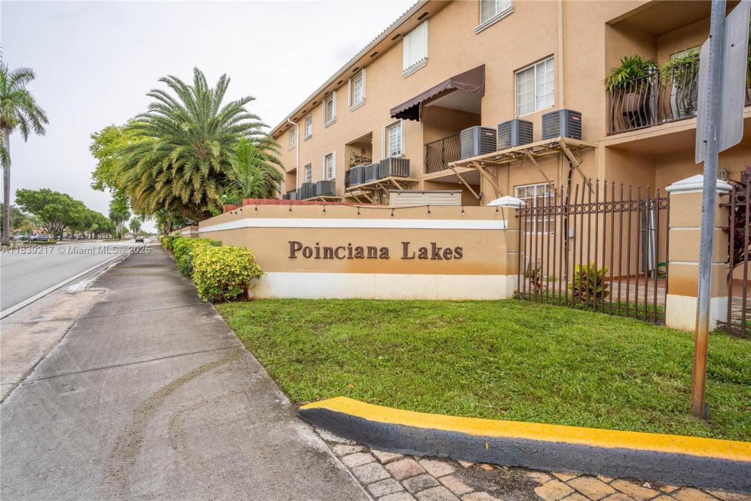 17425 NW 75th Pl 101, Hialeah, Floride 33015, États-Unis