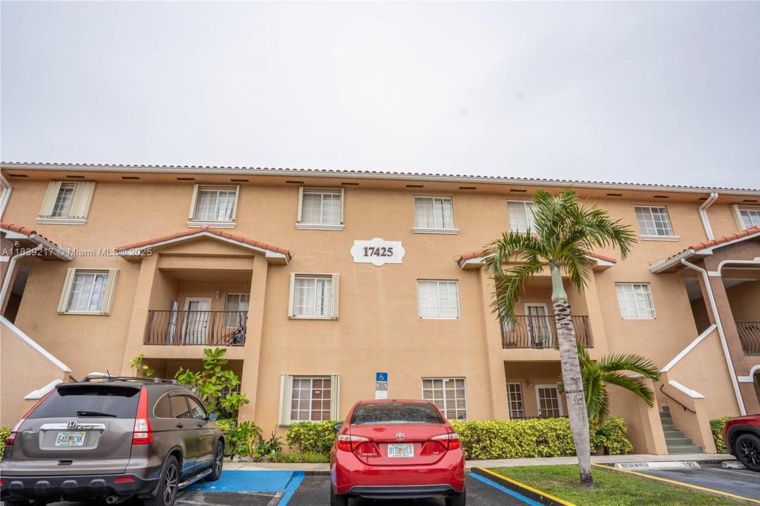 17425 NW 75th Pl 101, Hialeah, Floride 33015, États-Unis