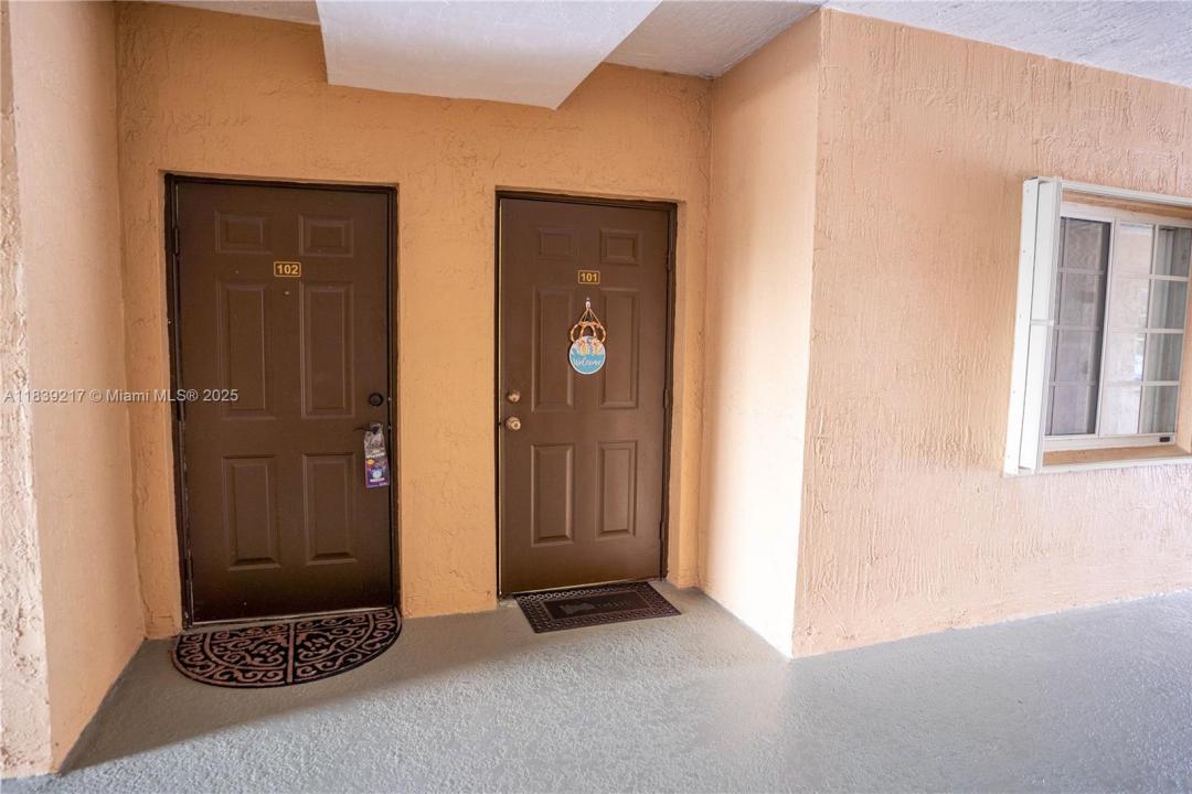 17425 NW 75th Pl 101, Hialeah, Floride 33015, États-Unis