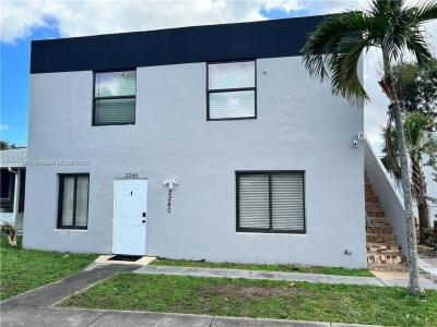 2240 Simms St, Hollywood, Florida 33020, USA