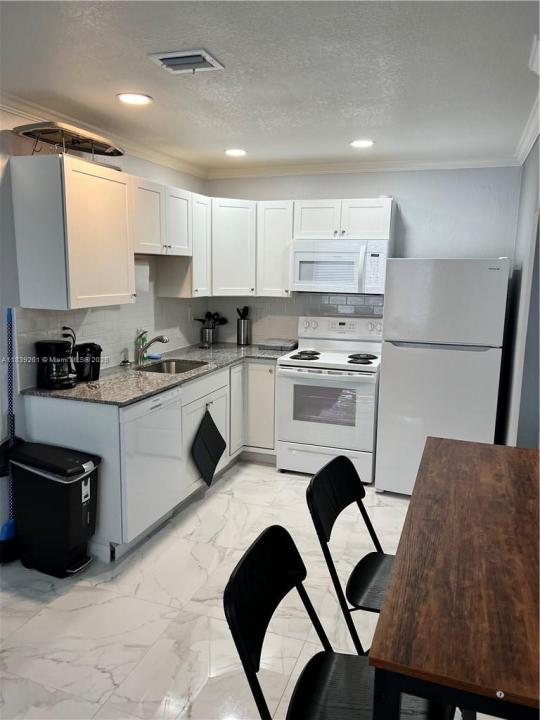 2240 Simms St, Hollywood, Florida 33020, Estados Unidos