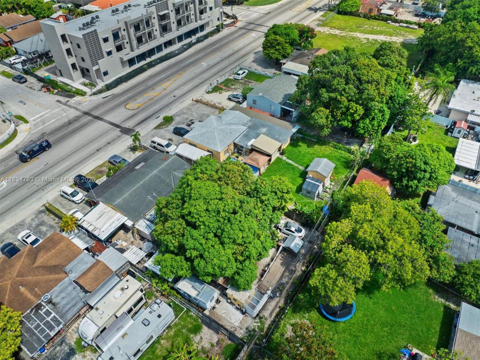861 SE 8th Ave, Hialeah, Florida 33010, Estados Unidos