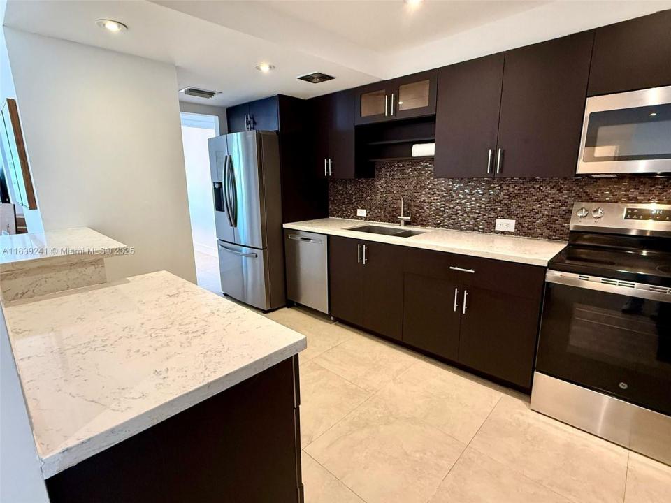 1080 94th St 602, Bay Harbor Islands, Flórida 33154, Estados Unidos
