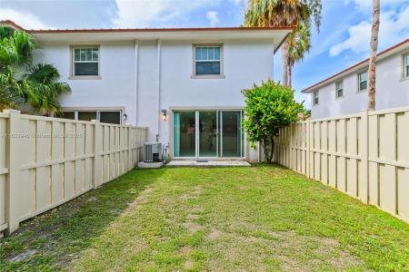 4088 W Palm Aire Dr 21, Pompano Beach, Florida 33069, USA