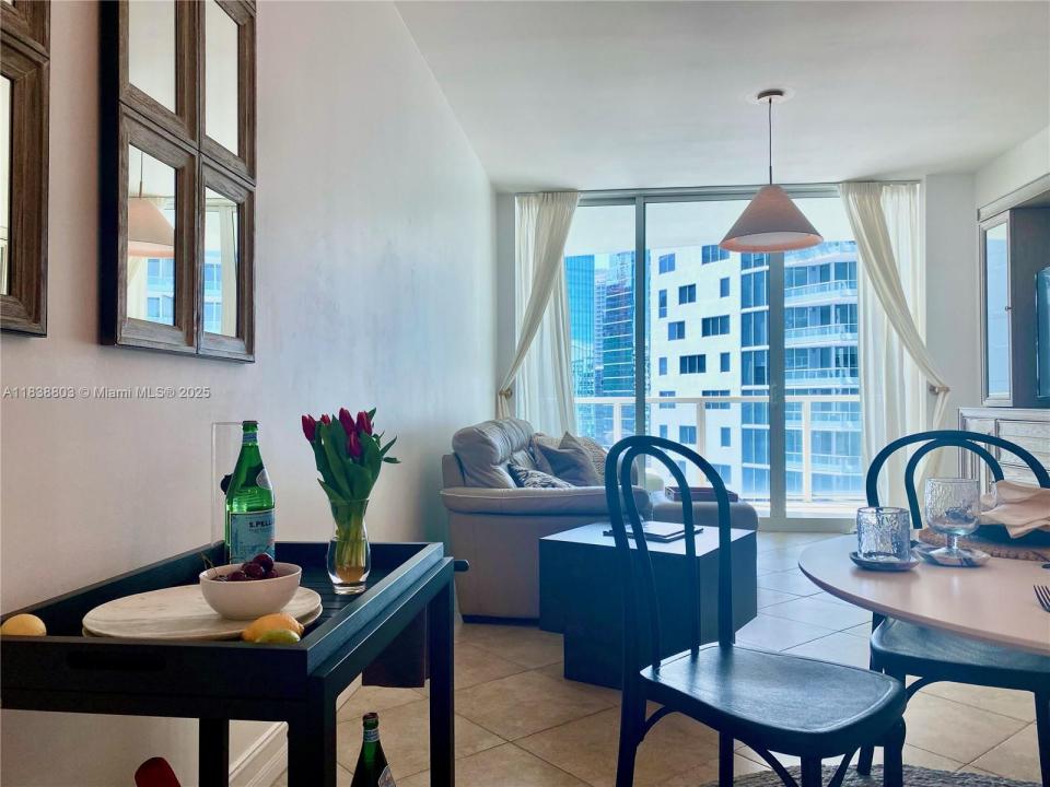 218 SE 14th St 2004, Miami, Florida 33131, Estados Unidos