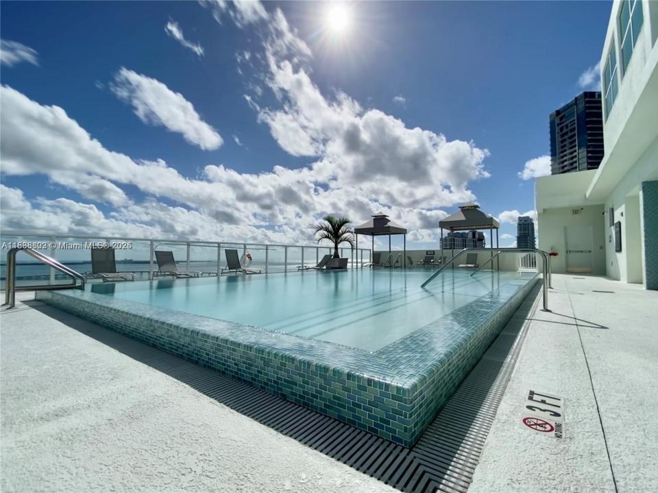 218 SE 14th St 2004, Miami, Florida 33131, Estados Unidos