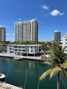 3601 NE 170th St 406, North Miami Beach, Florida 33160, USA