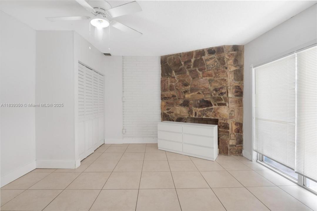 700 SW 67th Ave B, Pembroke Pines, Florida 33023